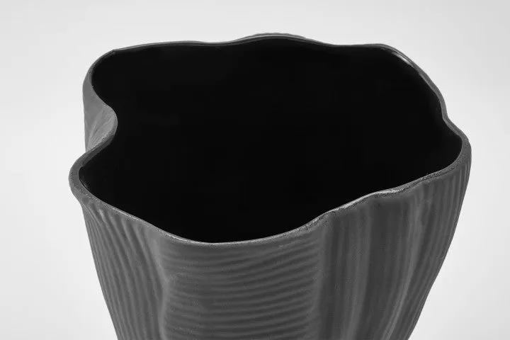 A The Foundry House Umi Vase Ebony