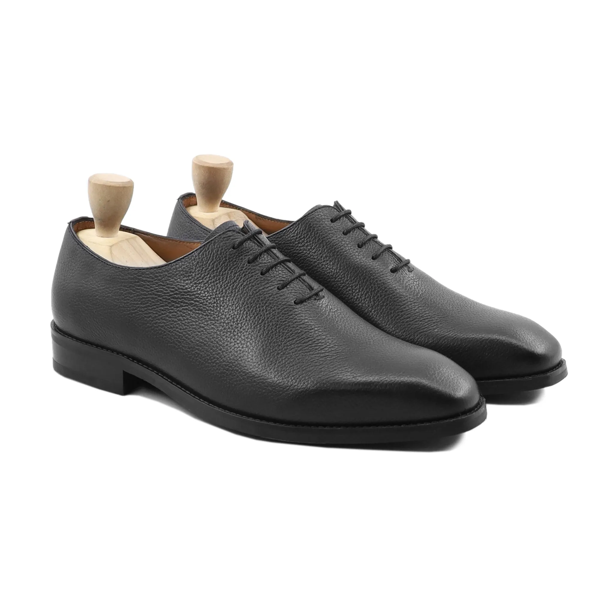 Tromso - Men's Black Pebble Grain Wholecut Shoe